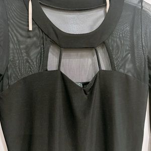 Venus- Long sleeve blouse size M